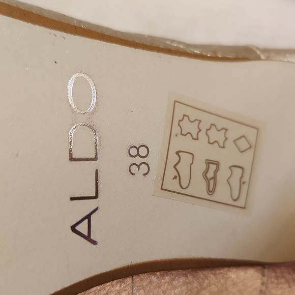 Shoes - Picture 4 of 5